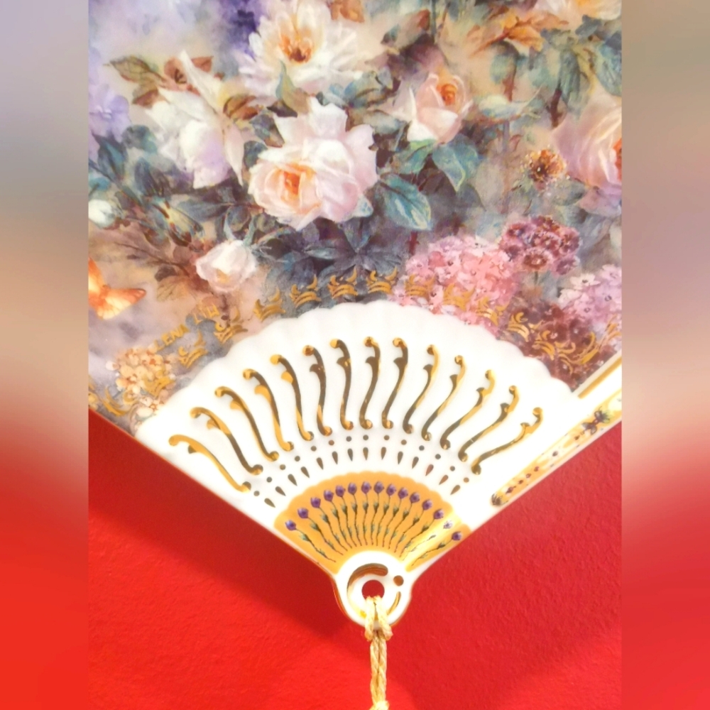 Vtg 1998 Lena Liu Unfolding Beauty "GRACE" Porcelain Fan Bradford Exchange - Picture 4 of 6